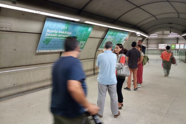 #ConectaPobreza llega al Metro de Bilbao